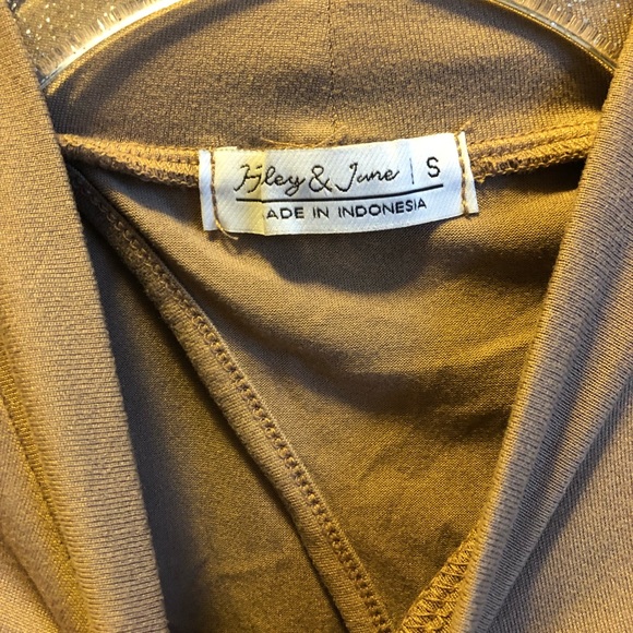 Haley & June short sleeve - Picture 3 of 3